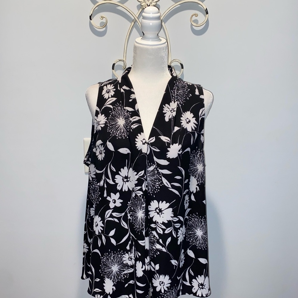 Vince Camuto Floral Sleeveless Blouse - XL